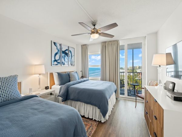 Siesta Key 2 Bedroom Beachfront Vacation Condo