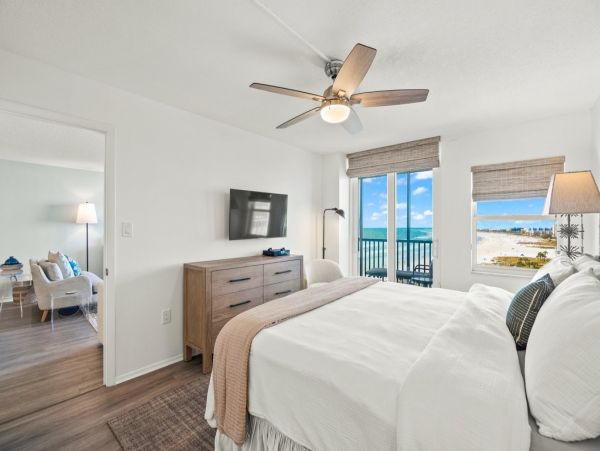 Siesta Key 2 Bedroom Beachfront Vacation Condo