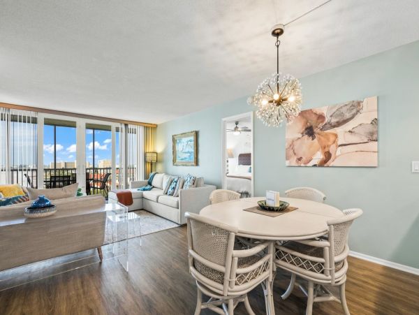 Siesta Key 2 Bedroom Beachfront Vacation Condo