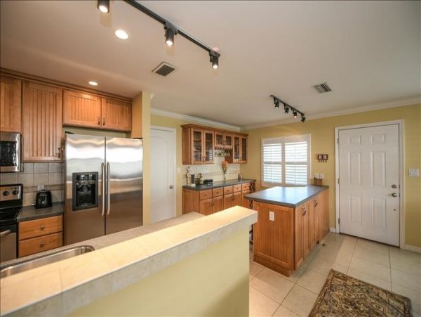 Siesta Key 2 Bedroom Villa Steps to Beach!