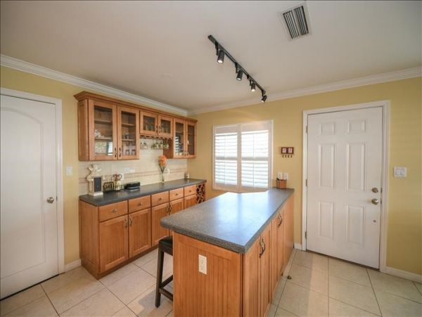 Siesta Key 2 Bedroom Villa Steps to Beach!