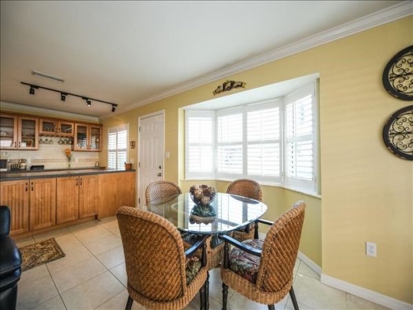 Siesta Key 2 Bedroom Villa Steps to Beach!
