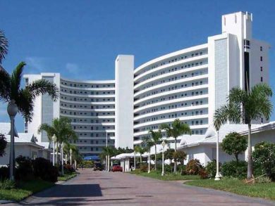 Two Bedroom Beach Condo Sleeps 6 with Communal Pool