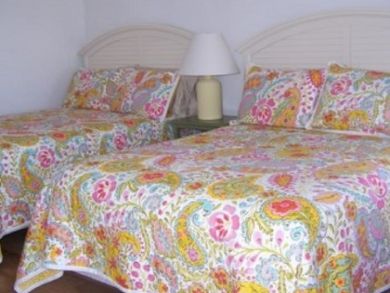 Two Bedroom Beach Condo Sleeps 6 with Communal Pool Two Bedroom Beach Condo Sleeps 6 with Communal Pool