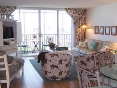 Two Bedroom Beach Condo Sleeps 6 with Communal Pool Two Bedroom Beach Condo Sleeps 6 with Communal Pool
