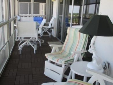 Two Bedroom Beachfront Condo Sleeps 6 Guests - Private Beach