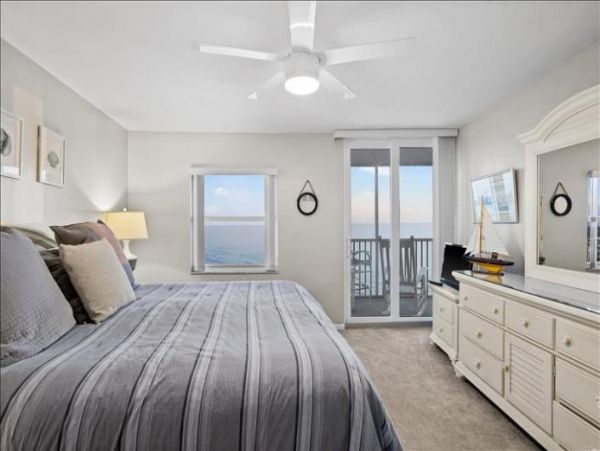 Gulf Front Two Bedroom Siesta key Vacation Condo Gulf Views