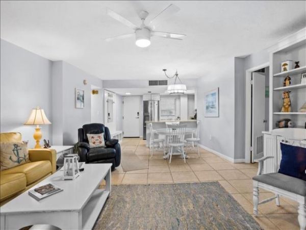 Gulf Front Two Bedroom Siesta key Vacation Condo Gulf Views