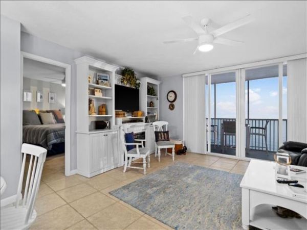 Gulf Front Two Bedroom Siesta key Vacation Condo Gulf Views