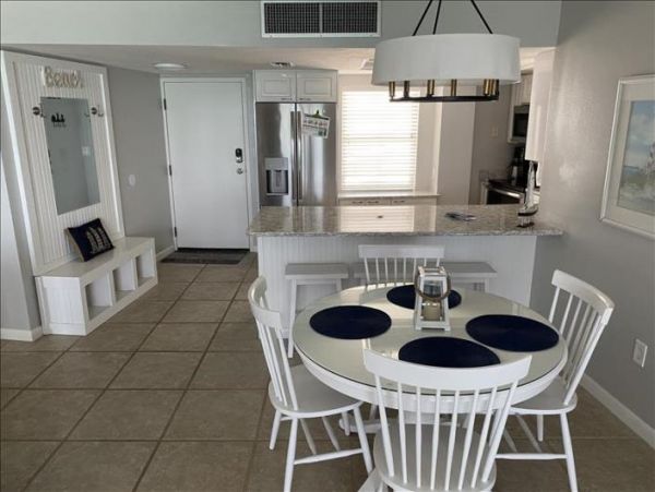 Gulf Front Two Bedroom Siesta key Vacation Condo Gulf Views