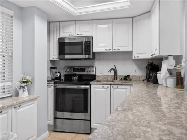Gulf Front Two Bedroom Siesta key Vacation Condo Gulf Views