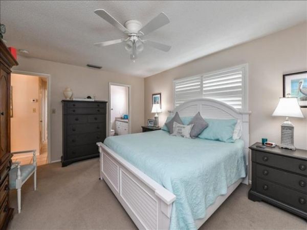 Great Value Two Bedroom Vacation Home Sleeps Four