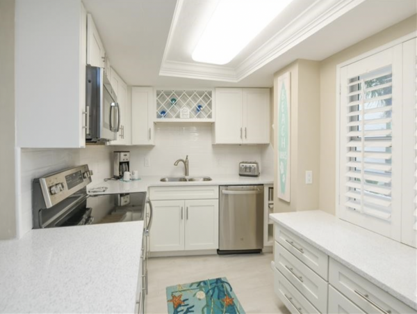 Vacation Condo in Highrise with the Best Lanai and Beach Views!