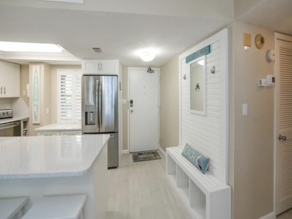 Vacation Condo in Highrise with the Best Lanai and Beach Views!