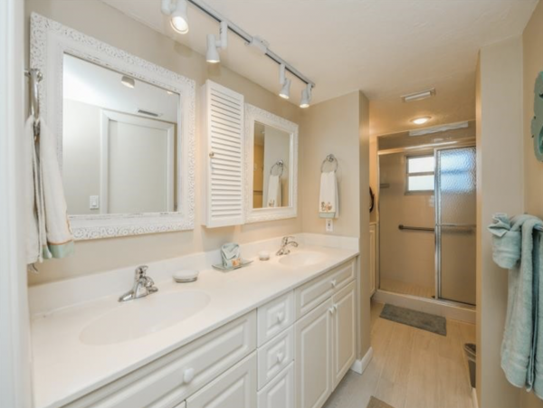 Vacation Condo in Highrise with the Best Lanai and Beach Views!