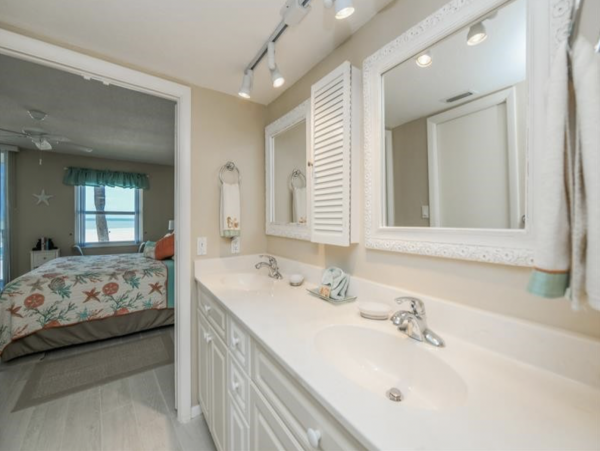 Vacation Condo in Highrise with the Best Lanai and Beach Views!
