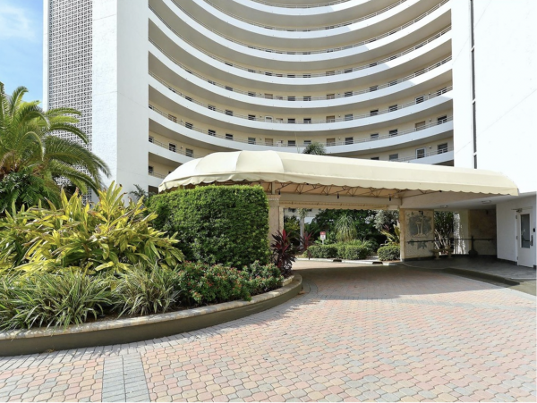 Vacation Condo in Highrise with the Best Lanai and Beach Views!