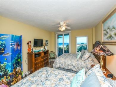 Siesta Key Two Bedroom Condo Sleeps 6 Located on the Beach