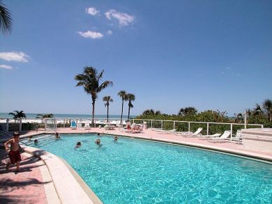 Beachfront  2 Heated Pools Great Views 2 Bedroom Condo - additional view, photo 5