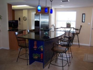 Kitchen & Dining Area