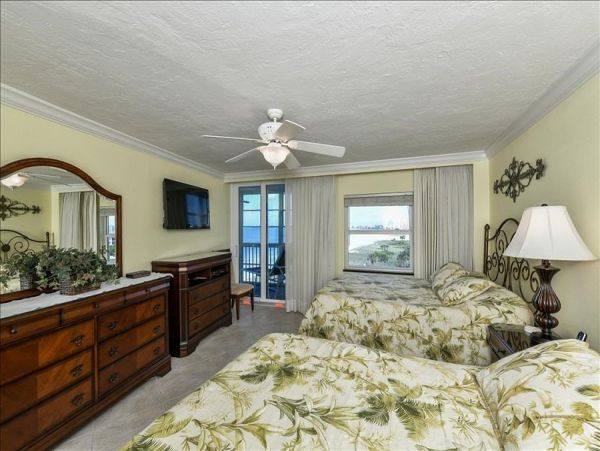 Siesta Key Oceanfront Vacation Rental - Gulf-View Condo on Crescent Beach