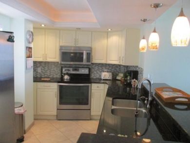Siesta Key Two Bedroom Gulf Front Vacation Rental Sleeps Six - additional view, photo 3