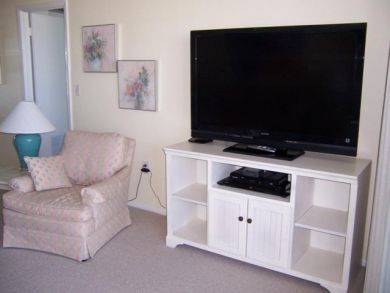 Great Value Two Bedroom Beach Condo with Community Pool
