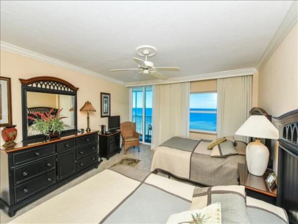Luxury Two Bedroom Oceanfront Condo with Stunning Views