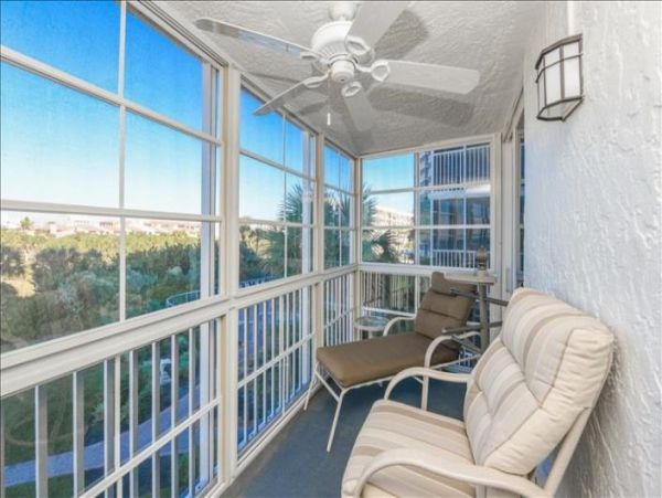 Updated 3rd Floor Two Bedroom Oceanfront Condo