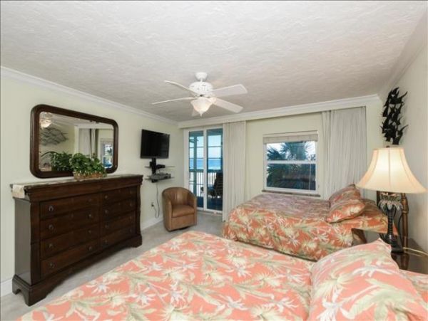 Updated 3rd Floor Two Bedroom Oceanfront Condo