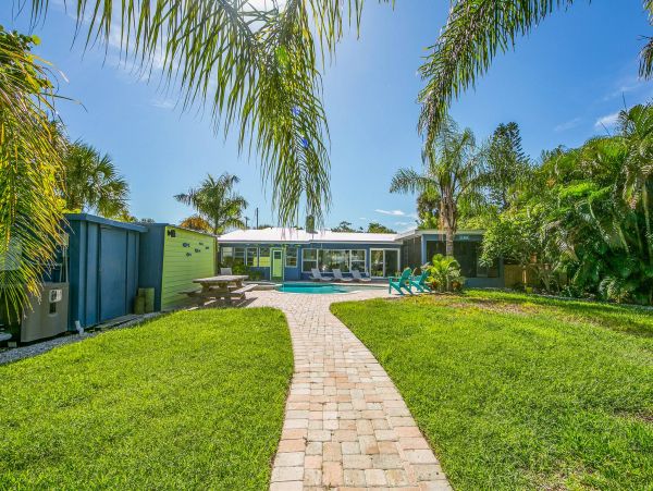 A stunning Beach House on Anna Maria with Private Pool