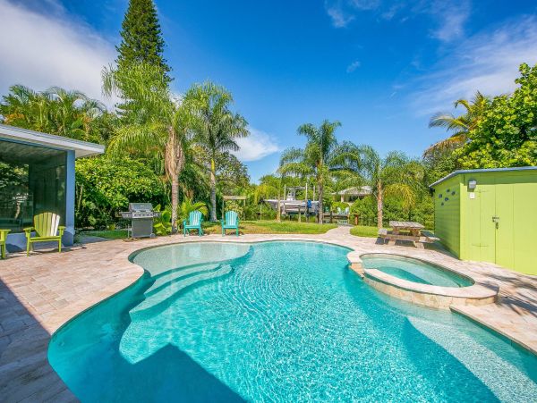 A stunning Beach House on Anna Maria with Private Pool