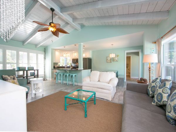 A stunning Beach House on Anna Maria with Private Pool