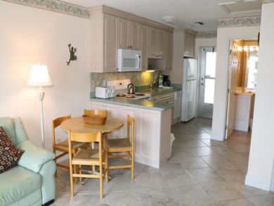 Siesta Key Gulf Front Rental Studio Sleeps 2 Guests