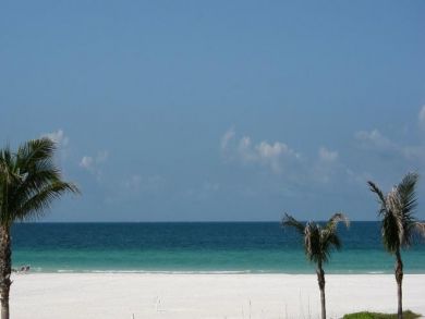 Sleep Six at this Value Siesta Key Condo