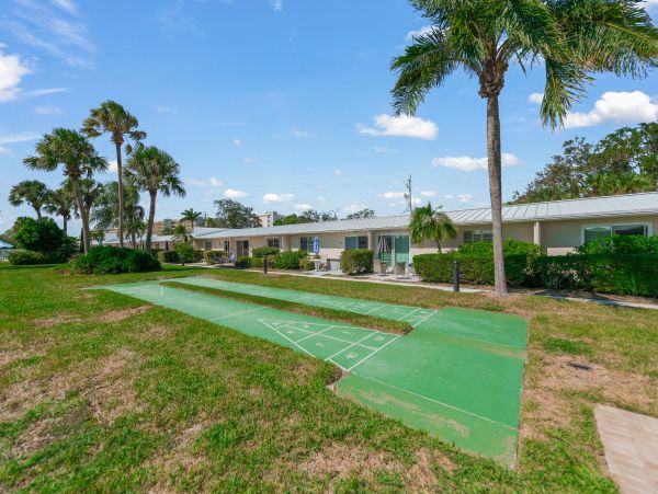 A Darling Beach Retreat in Siesta Key Right on the Beach