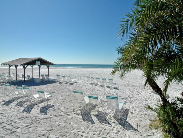 Siesta Key Condo with 1 Bedroom Sleeps 4