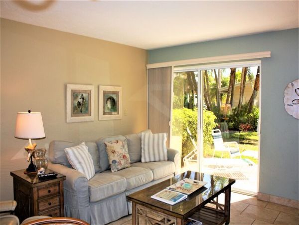 Siesta Key Condo with 1 Bedroom Sleeps 4