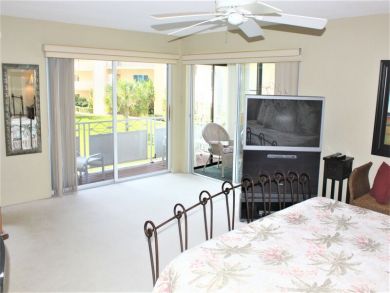 Siesta Key One Bedroom Vacation Condo with Pool