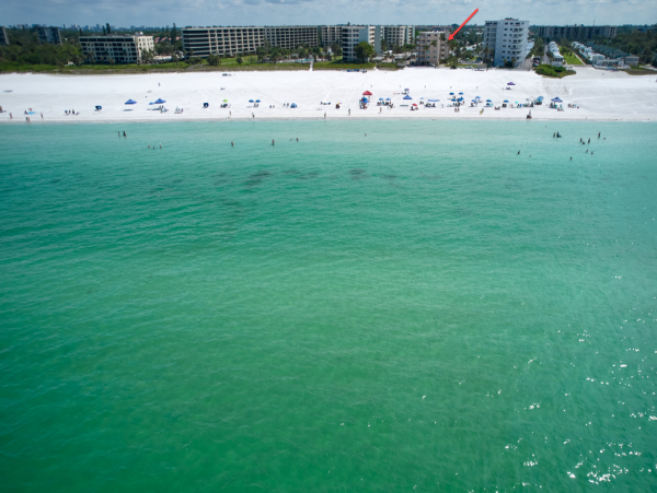 Right On Beach 2 Bedroom Condo Sleeps 6 in Siesta Key