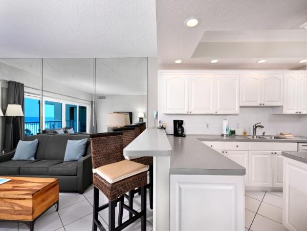 Right On Beach 2 Bedroom Condo Sleeps 6 in Siesta Key