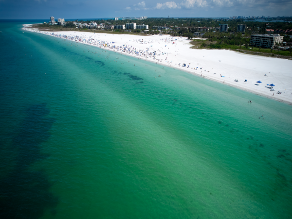 Right On Beach 2 Bedroom Condo Sleeps 6 in Siesta Key