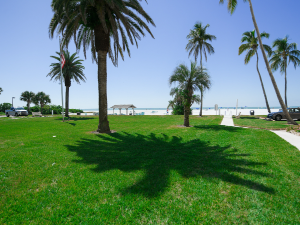 Right On Beach 2 Bedroom Condo Sleeps 6 in Siesta Key