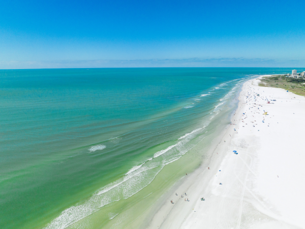 Right On Beach 2 Bedroom Condo Sleeps 6 in Siesta Key