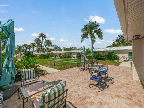 Right On Beach 2 Bedroom Condo Sleeps 6 in Siesta Key