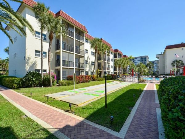 Siesta Key Two Bedrooms Sleeps Six Pretty Interior Nice Rental