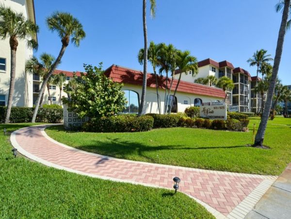 Siesta Key Two Bedrooms Sleeps Six Pretty Interior Nice Rental