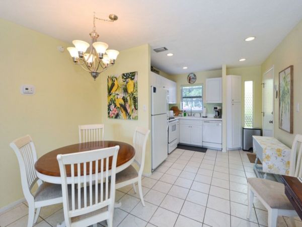 Siesta Key Two Bedrooms Sleeps Six Pretty Interior Nice Rental