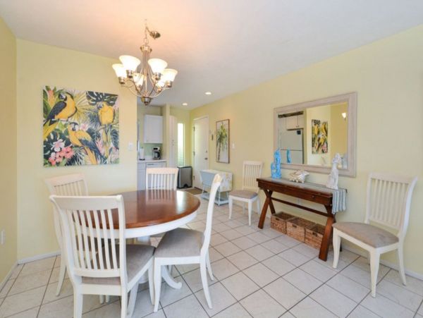 Siesta Key Two Bedrooms Sleeps Six Pretty Interior Nice Rental