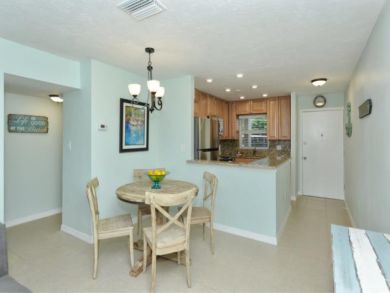 Dining Table & Chairs